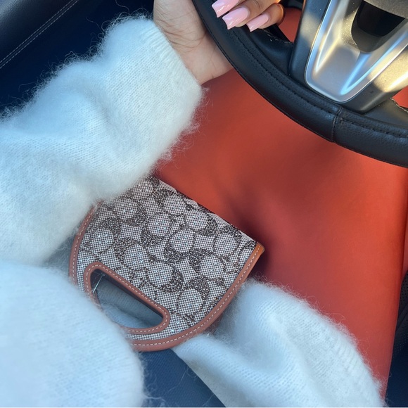 Coach Top Handle Card Case In Crystal Signature Jacquard - Picture 2 of 3